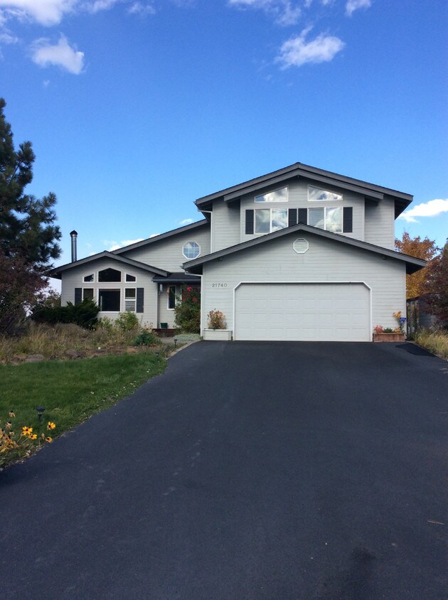 Primary Photo - 21740 Obsidian Ave