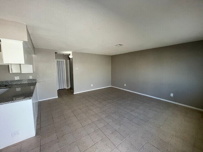 Foto del edificio - 1309 E McDonald Ave