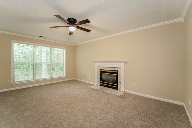 Building Photo - Beautiful 4 Bedroom Home