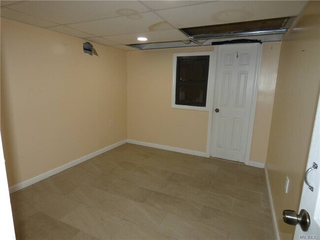Foto del edificio - 89-69-89217 217th St