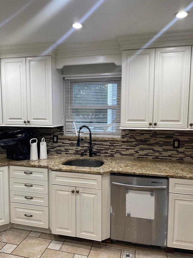 Foto del edificio - 185 E Parkview Dr