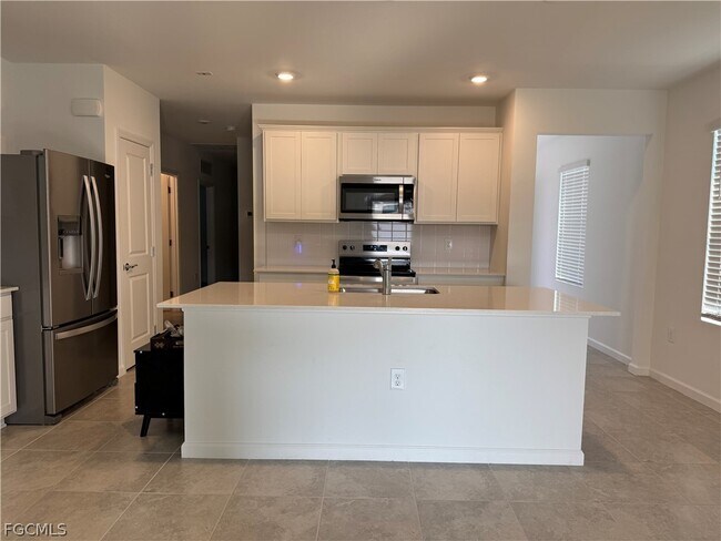 Building Photo - 1024 Caloosa Breeze Dr