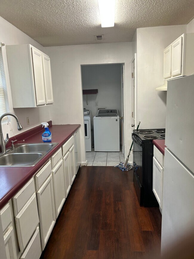 Foto del edificio - 3103 Ross Ave