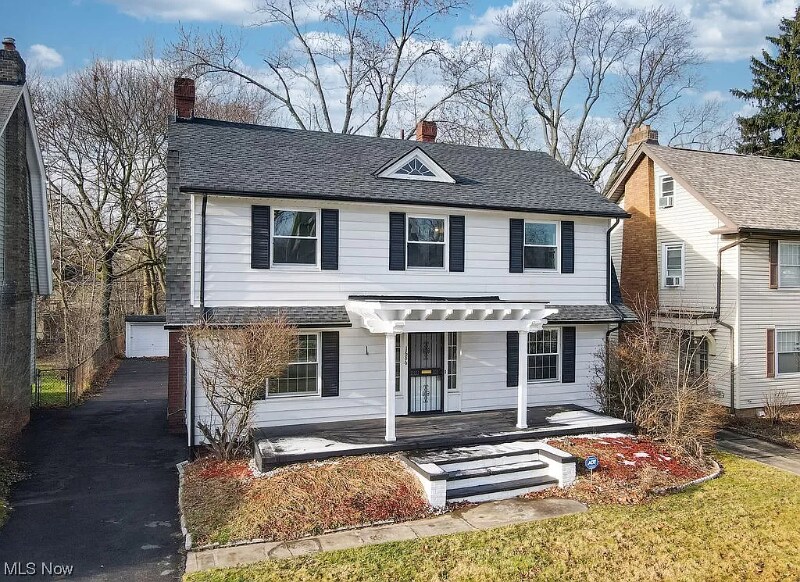 1686 Lee Rd Cleveland Heights, OH 44118 – photo 1