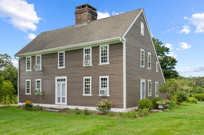 Building Photo - 90 Duck Hole Rd