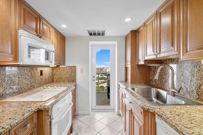 Foto del edificio - 2701 N Ocean Blvd