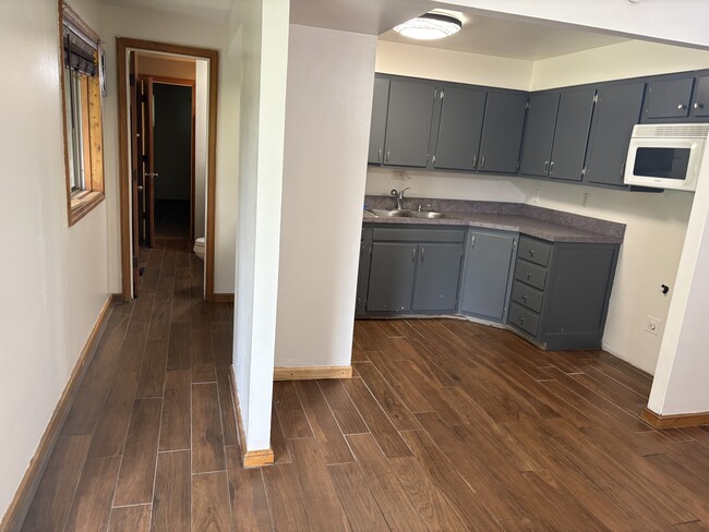 Kitchen - 6313 Cheviot Cir