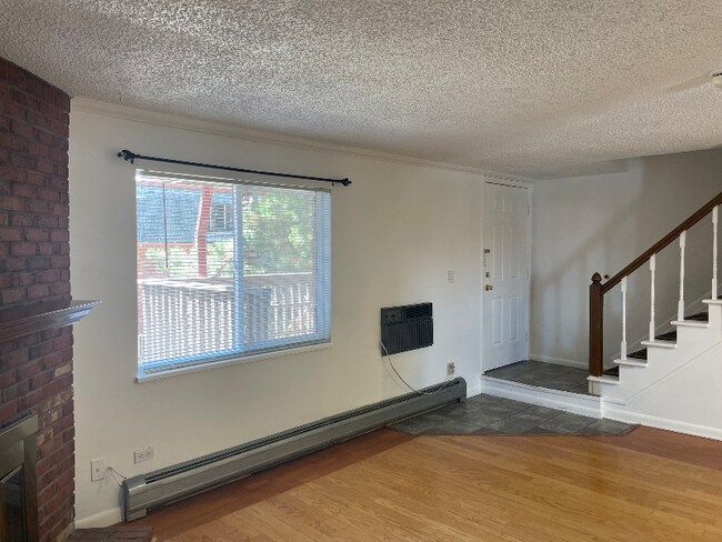 Foto del edificio - 5491 E Warren Ave
