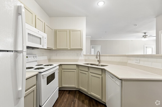 2BR, 2BA - 1,1872SF - Kitchen - The Remington