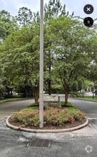 Building Photo - 8051 Bay Branch Dr