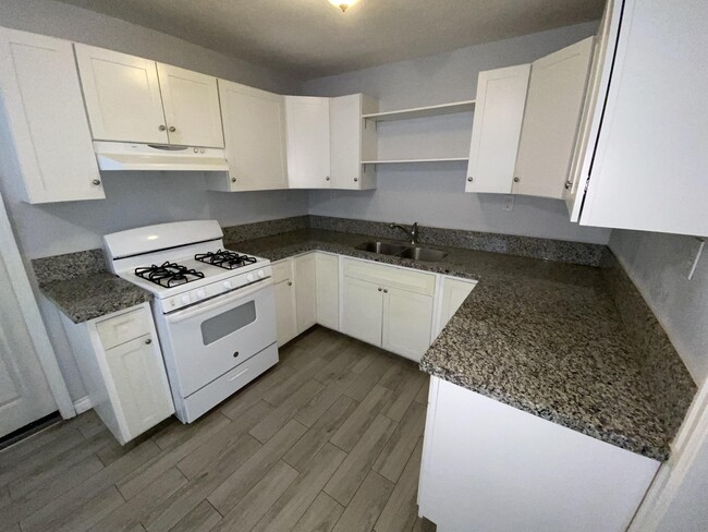 Building Photo - 300 Haybert Ct