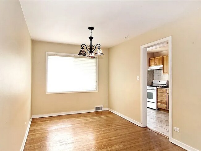 Foto del edificio - 2450 W Berwyn Ave