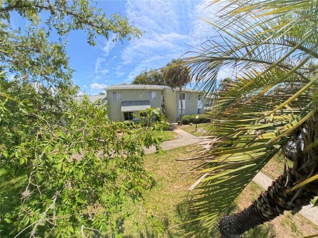 Building Photo - 564 Bahia Cir