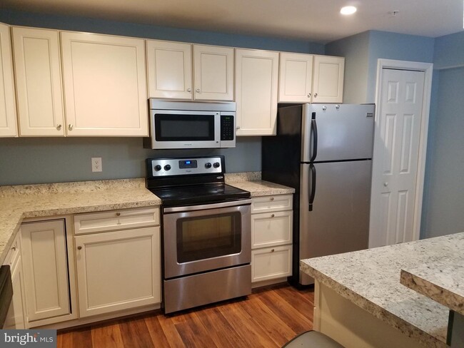 Building Photo - 8104 Owens Way