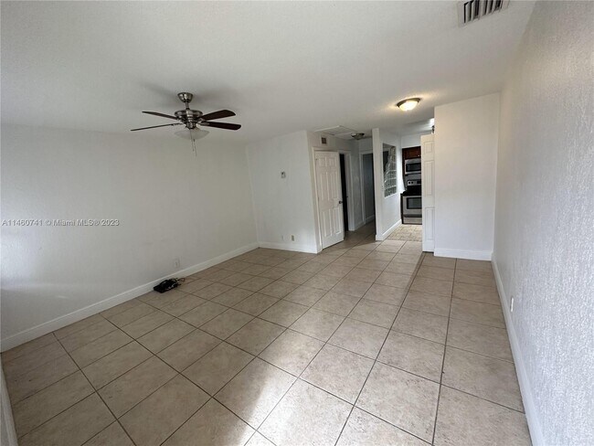 Building Photo - 80 NE 36th Ct