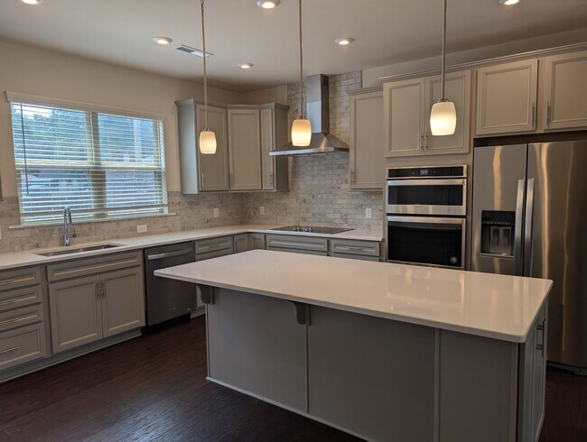 Foto del edificio - Georgeous townhome located in the Central ...