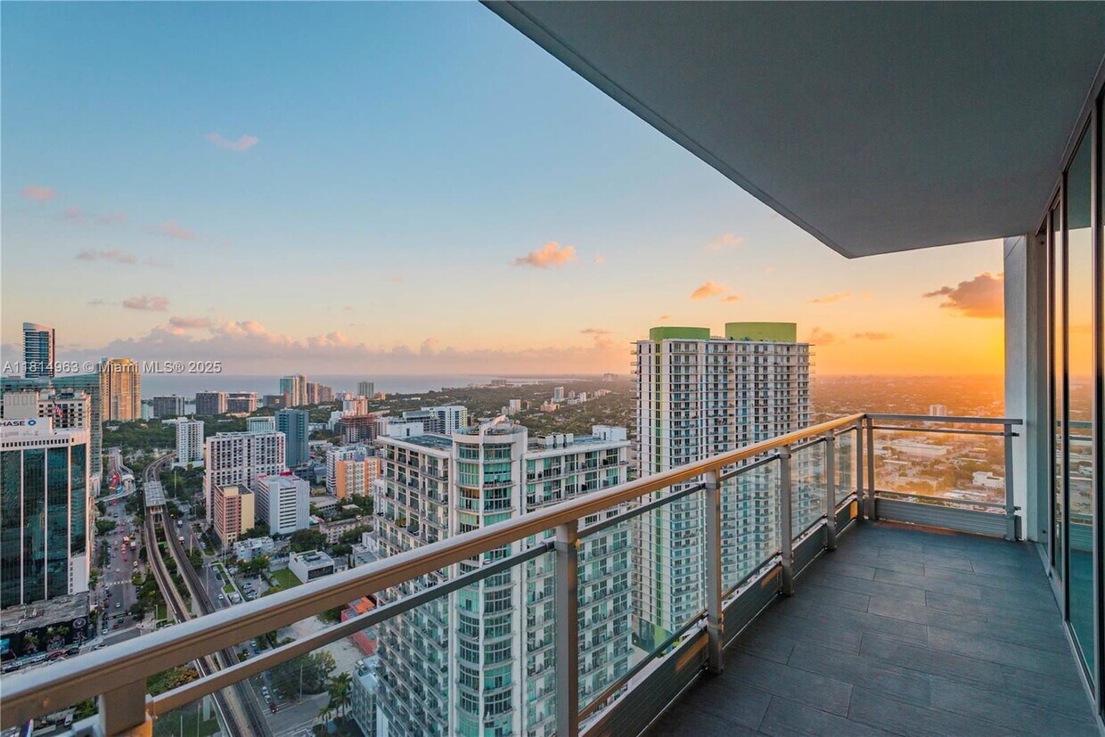 Foto principal - 92 SW 3rd St