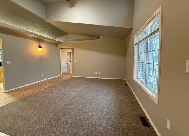 Foto del edificio - 2901 N Valam Ave