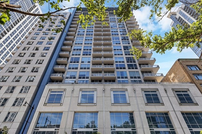 Building Photo - 1305 S Michigan Ave