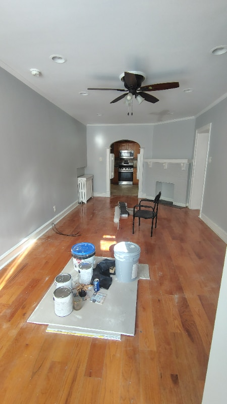 Building Photo - 523 W Nedro Ave