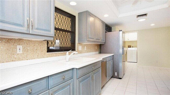 Foto del edificio - 319 Reynolds Ct