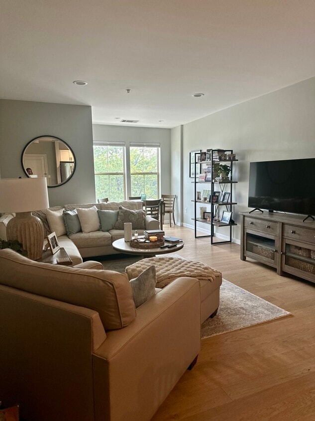 Primary Photo - 4 Repton Pl