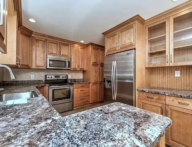 Building Photo - 210 Stonefield Dr