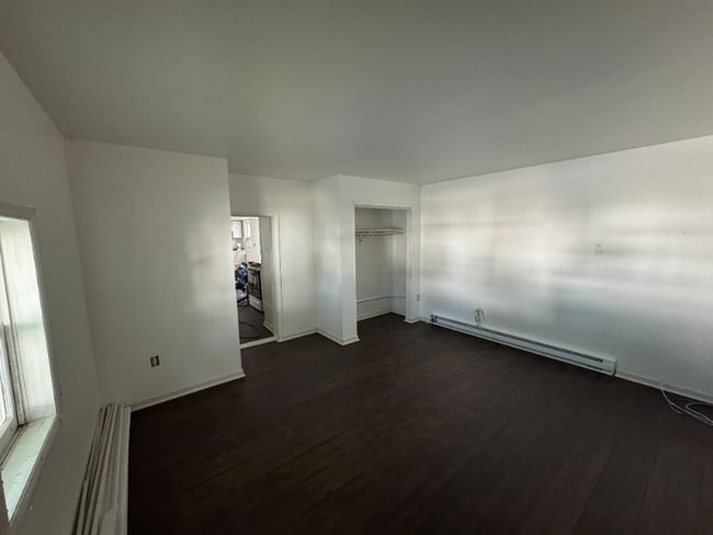 Building Photo - 75 W Main St