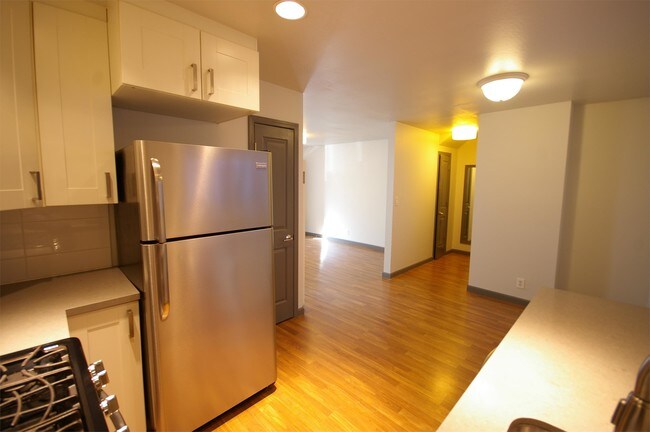Building Photo - 11 Belcher St