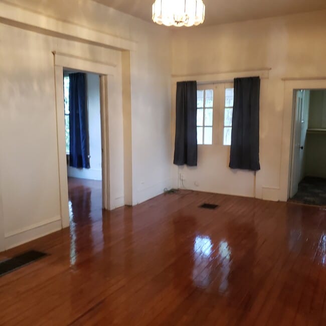 Building Photo - 314 Fowzer St