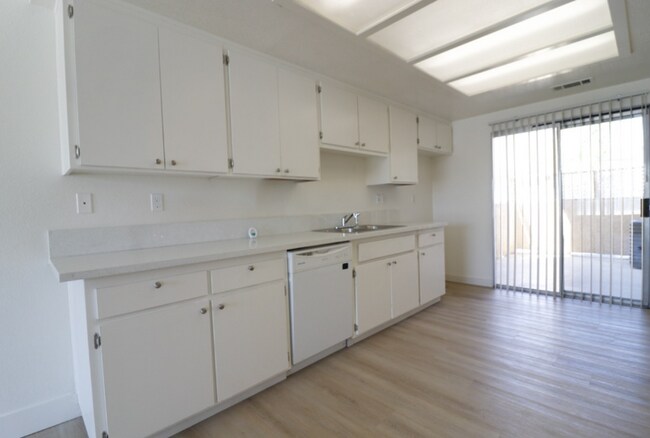 Building Photo - 15996 Muni Rd