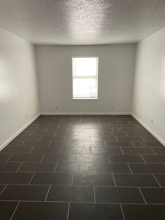 Living Room - 630 Seminole Rd