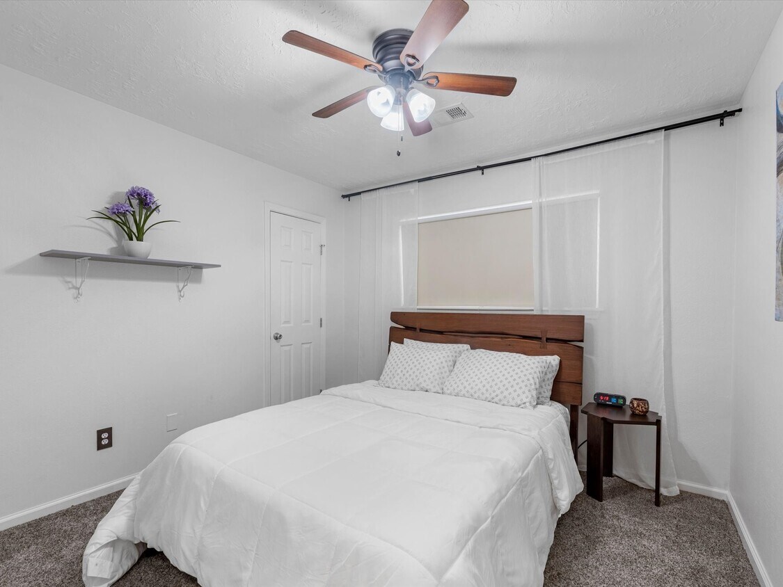 Foto del edificio - 12701 Manorwood Ln