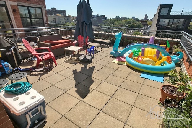 Building Photo - 150 Clermont Avenue #PH7R