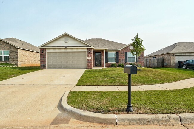 Building Photo - Stunning 3-Bedroom Home in Beautiful Piedmont Community!