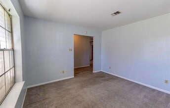 Building Photo - 6302 Park Ave