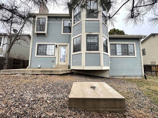 Building Photo - 1295 E Phillips Pl