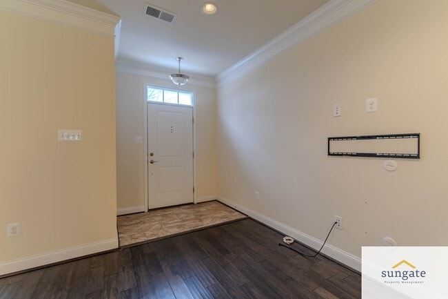 Foto del edificio - 5757 Richards Valley Rd