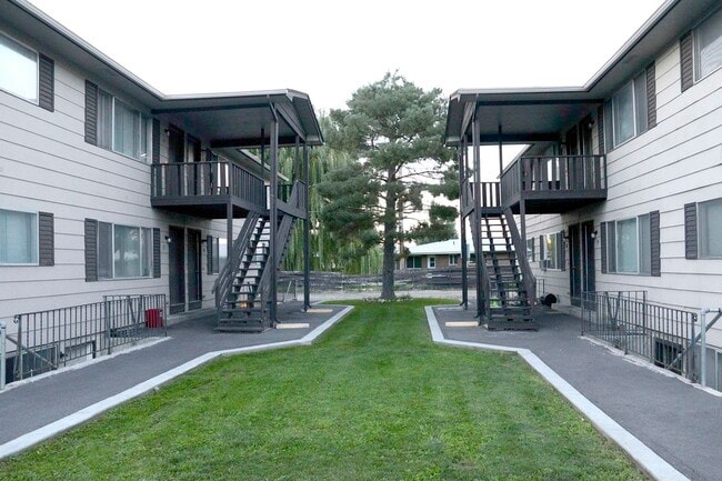 Building Photo - 1469 Benton St