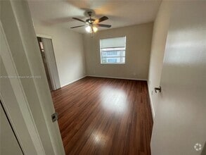 Building Photo - 413 Saxony Way