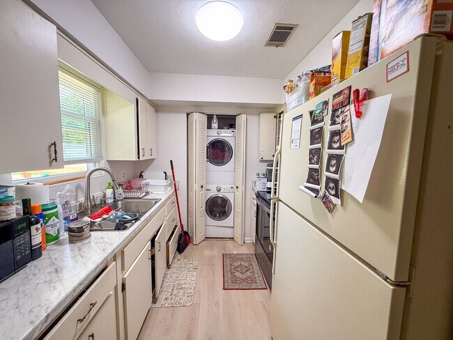 Foto del edificio - 6330 NW 26th Ter