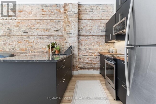 Building Photo - 61 Colborne St