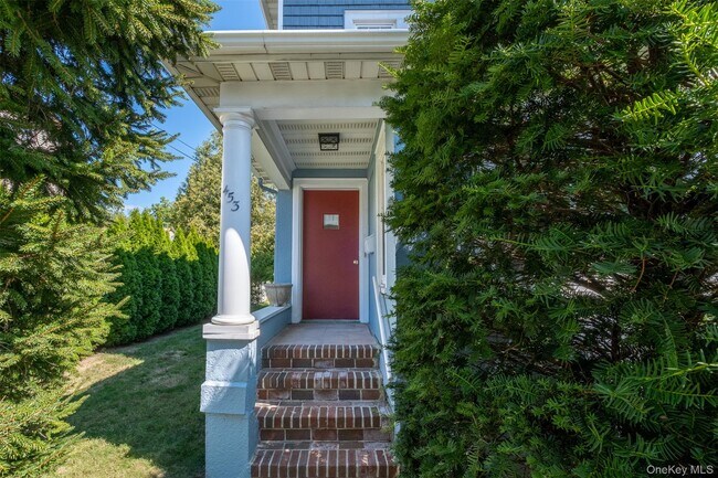 Building Photo - 451 Beach Ave