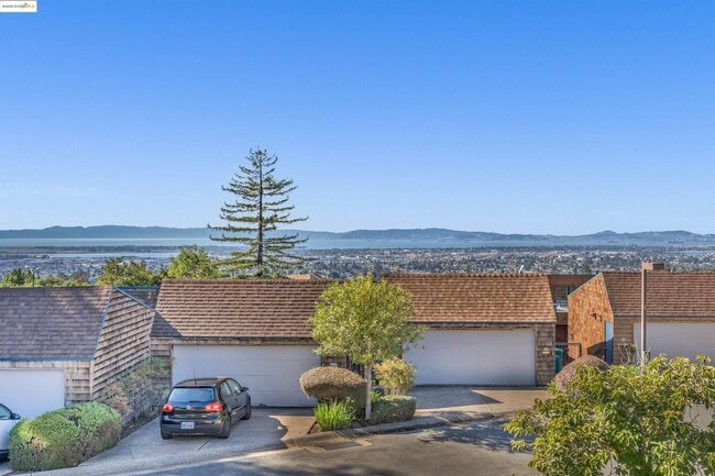 Building Photo - 57 Sereno Cir