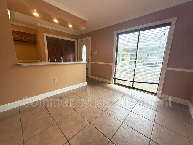 Foto del edificio - 5140 W Hunters Chapel Ct