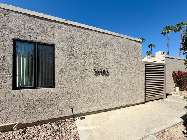 Building Photo - 34983 Mission Hills Dr