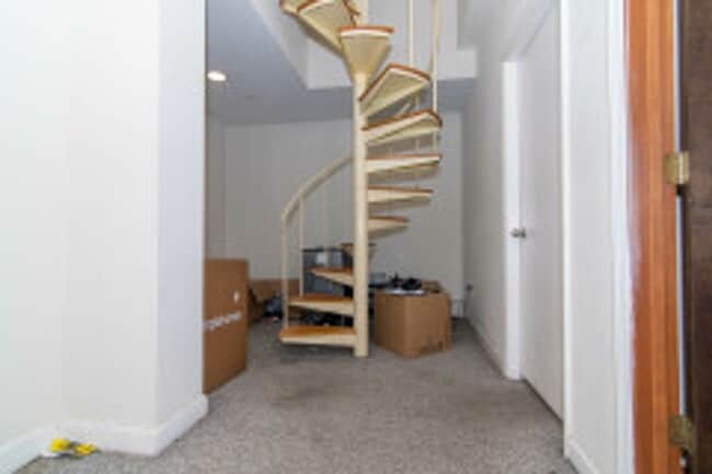 Building Photo - Renovated, 2 Floor Fenway / BU South Campus 4 Bed/2 Bath on Park Drive for September 1st, 2026