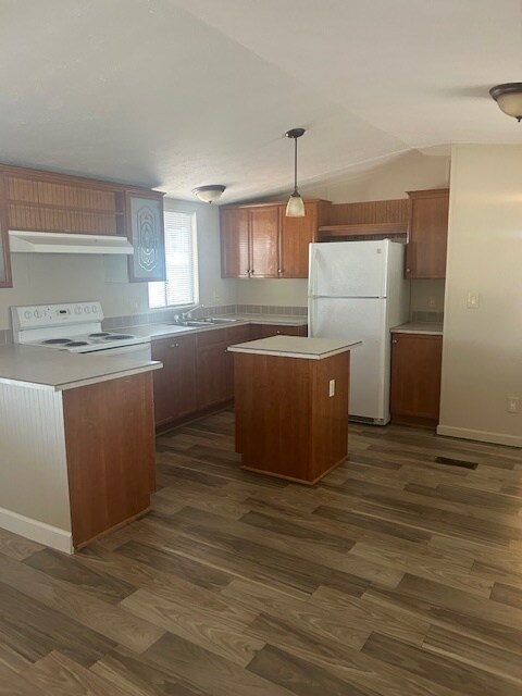 Foto principal - 9427 E University Dr