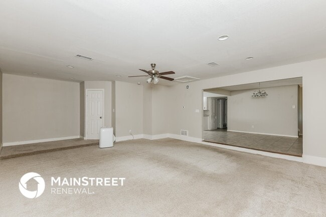 Foto del edificio - 5621 Bonnie Wayne St