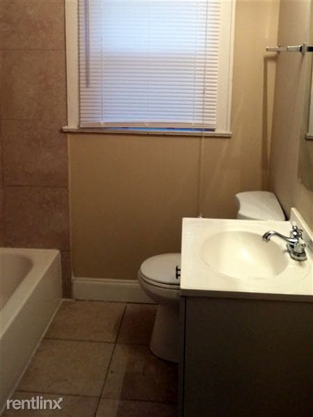 Building Photo - 636 Forest St NW